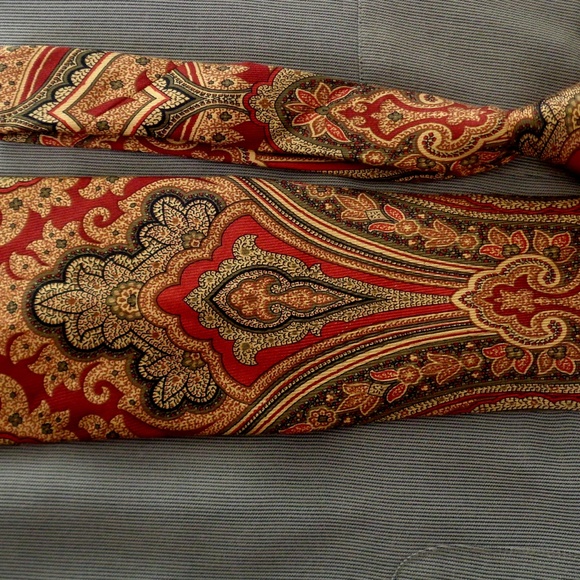 BURBERRY SOPHISTICATED SILK NECKTIE MADE IN ITALY - Picture 5 of 8